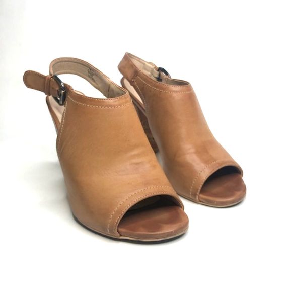 Cathy Jean Shoes - Cathy Jean Sz 8 1/2 womens tan block sandal